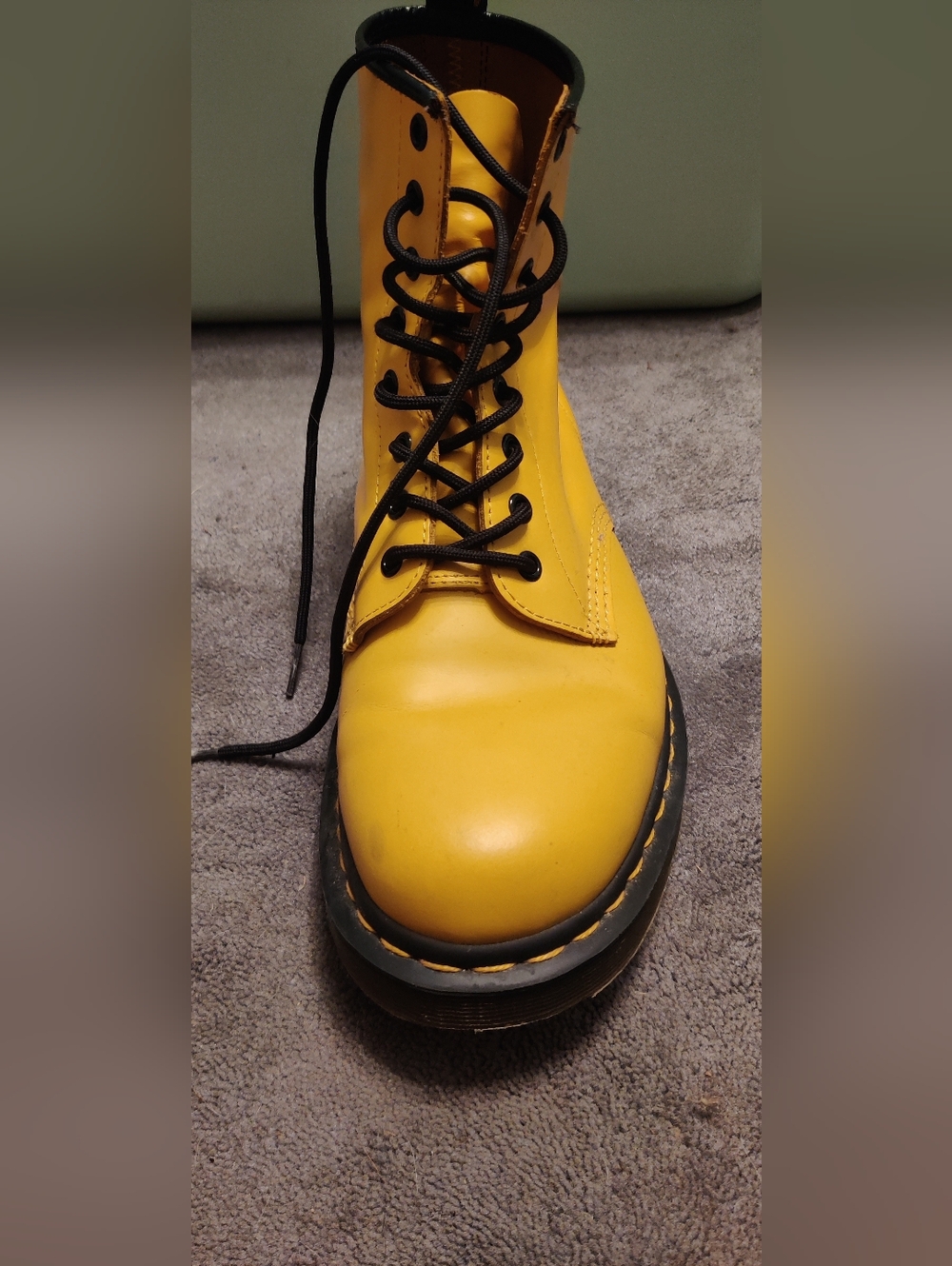 Men's Size 11 Yellow Doc Martens Dr. Martens 1460 Lace Up Leather Boots Airwair - Picture 12 of 16